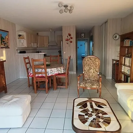 Appartement Le Broustey La Plage Au Bout De La Rue Andernos-les-Bains Exterior photo